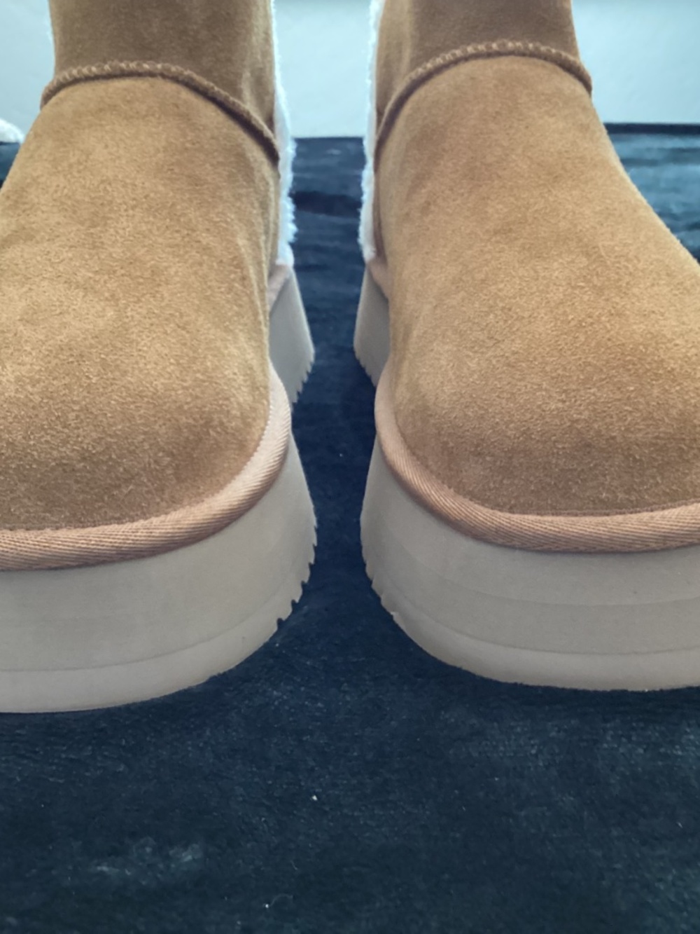 Koolaburra , NEW WITH TAGS, W Koola Ultra Mini platform, size 10 - Picture 2 of 9